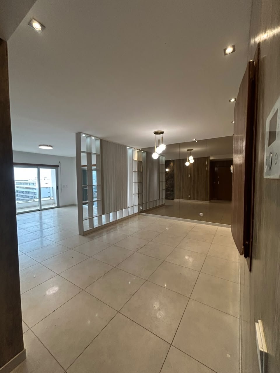 Arrendar: apartamento T3 no condomínio Rosalinda Corimba.